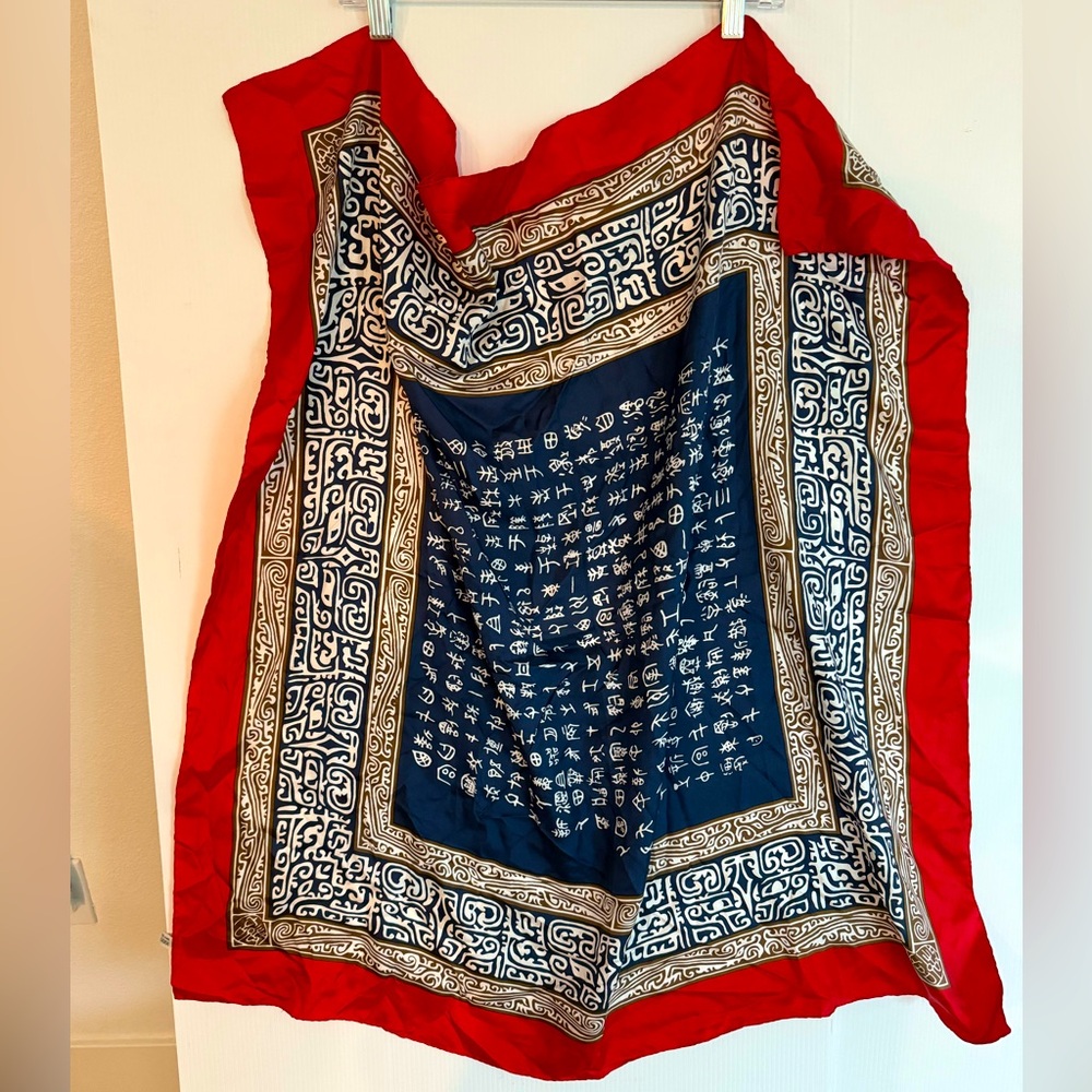 Exquisite silk scarf